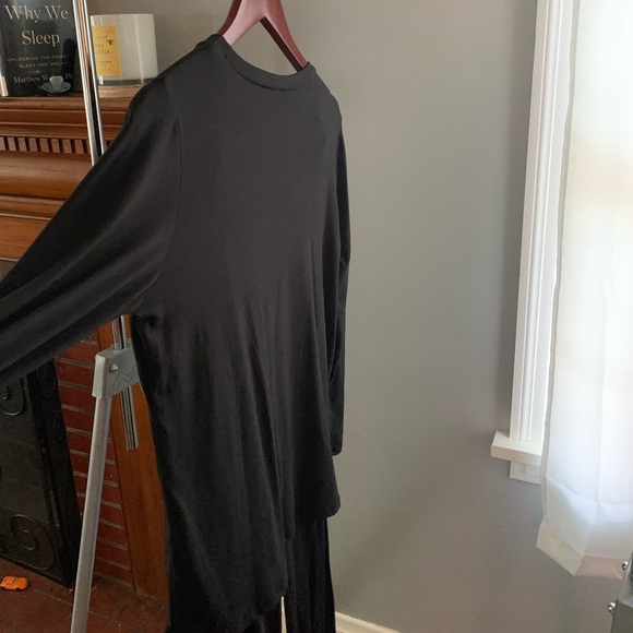 Simple Black Workout Set - Picture 2 of 3